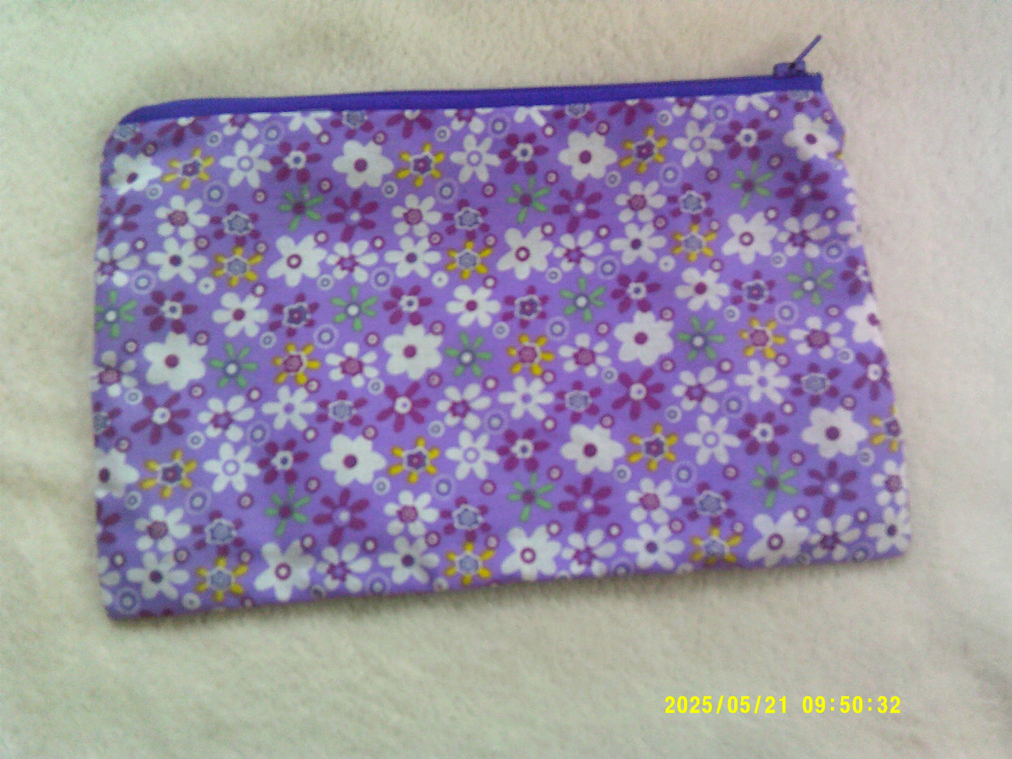 Zipper pouch, Flowers